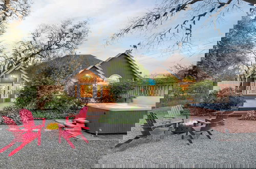 Photo 46 - Valley of the Moon by Avantstay Tranquil Escape, Large Yard w/ Hot Tub & Fire Pit