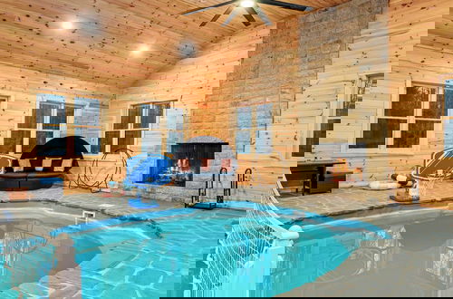 Foto 33 - Grand Timber by Avantstay Indoor Pool, Sports Court, Game Room, & More!