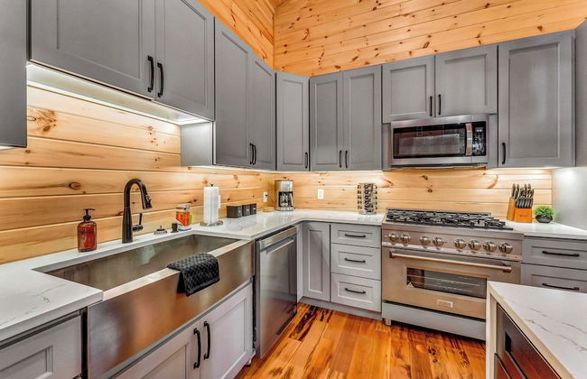 Grand Timber by Avantstay Indoor Pool, Sports Court, Game Room, & More! - Photo 22