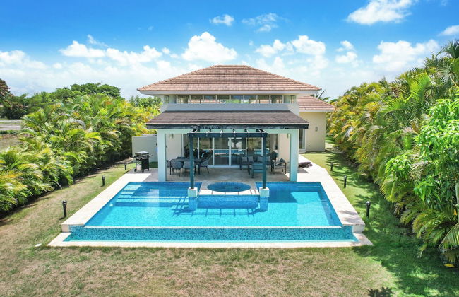 Golf Villa in Bavaro - Pool, Jacuzzi, Staff - Foto 1