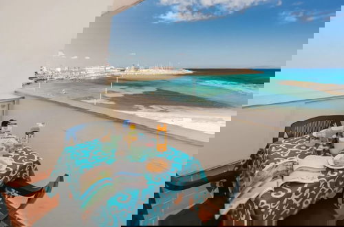 Foto 26 - Breathtaking Seaview Apartment in Porto Torres