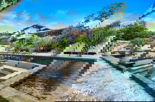 Foto 5 - Ocean Breeze Loft Steps Away From Hotel Zone