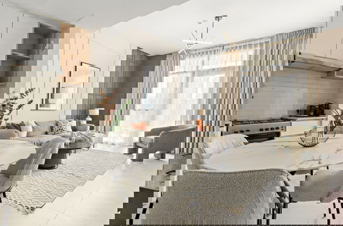 Photo 23 - Silkhaus Reflection Tower