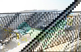 Foto 1 - Bloomfields STU Partial Canal View
