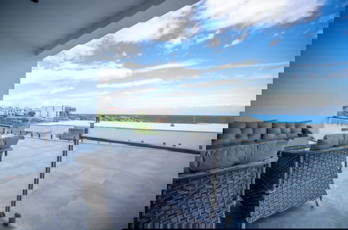 Foto 16 - Luxury Apartment With Pool and Sea View