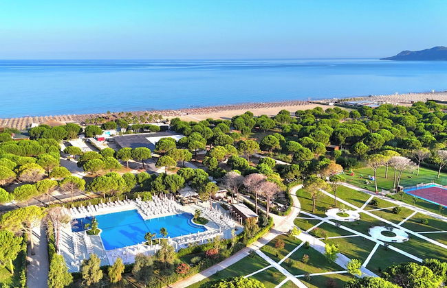 Lalzit Bay Dream Villa - Photo 1