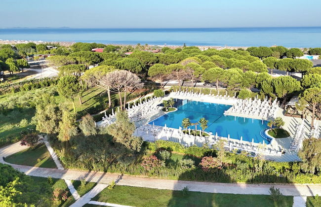 Lalzit Bay Dream Villa - Photo 17