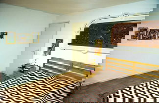 Photo 3 - Charming Apartment in 