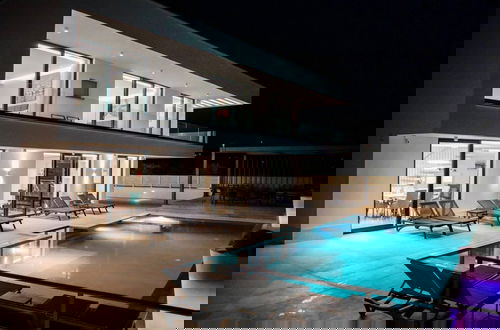 Foto 19 - Sunset Serenity Villa With Pool, Gym and Sauna