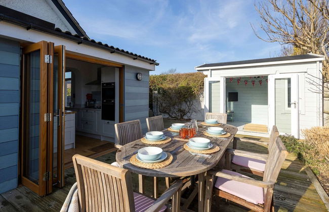 Charming Seaside Cottage - 5-min Walk to Beach - Foto 44
