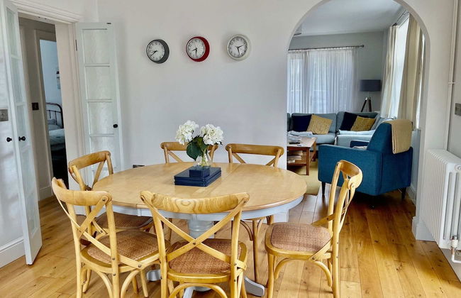 Charming Seaside Cottage - 5-min Walk to Beach - Foto 11