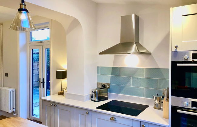 Charming Seaside Cottage - 5-min Walk to Beach - Foto 14