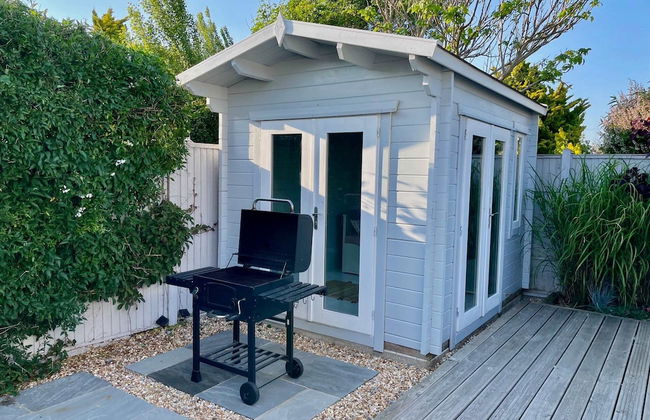 Charming Seaside Cottage - 5-min Walk to Beach - Foto 26