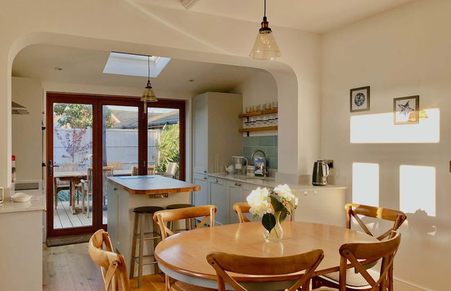 Charming Seaside Cottage - 5-min Walk to Beach - Foto 15