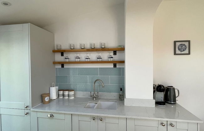 Charming Seaside Cottage - 5-min Walk to Beach - Foto 13