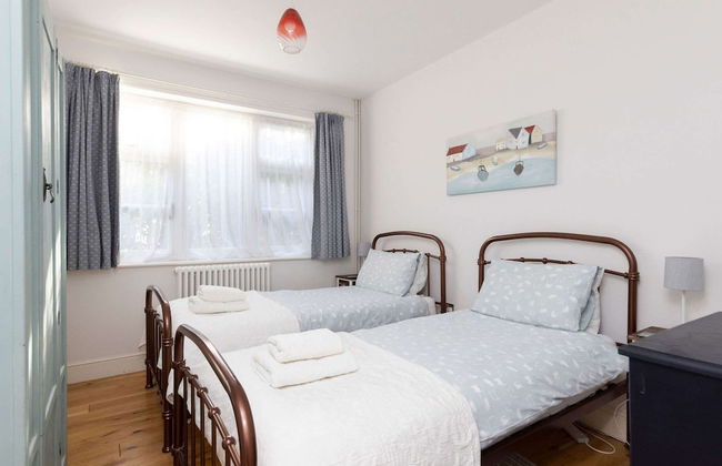 Charming Seaside Cottage - 5-min Walk to Beach - Foto 51