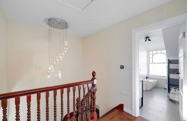 Stunning Edwardian 6 Bedroom Family Home - Foto 25