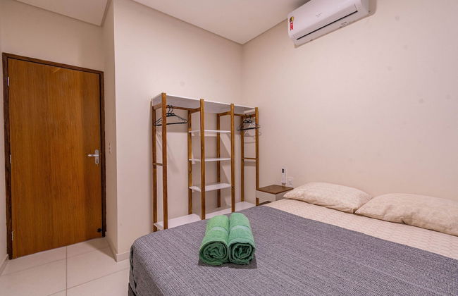 FLATS MAR'BELLA COM VARANDA, 100M PRAIA, PETFRIENDLY E ESTACIONAMENTO - Foto 5