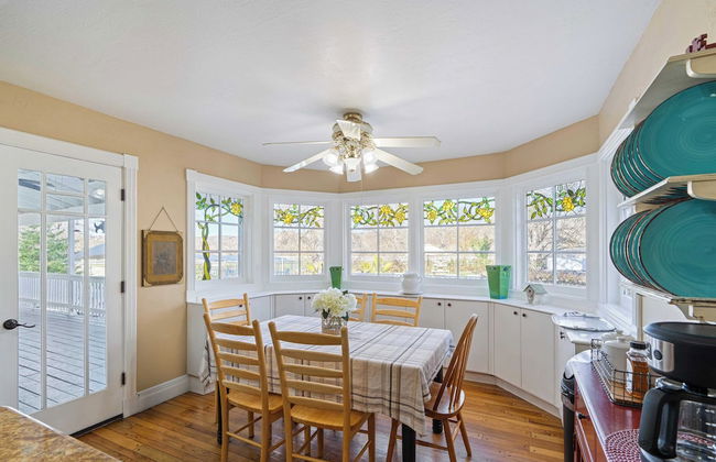 Victorian Manor In Paso Robles Wine Country + Pool, Hot Tub, Firepit, Tennis Court Sleeps 28 - Foto 13