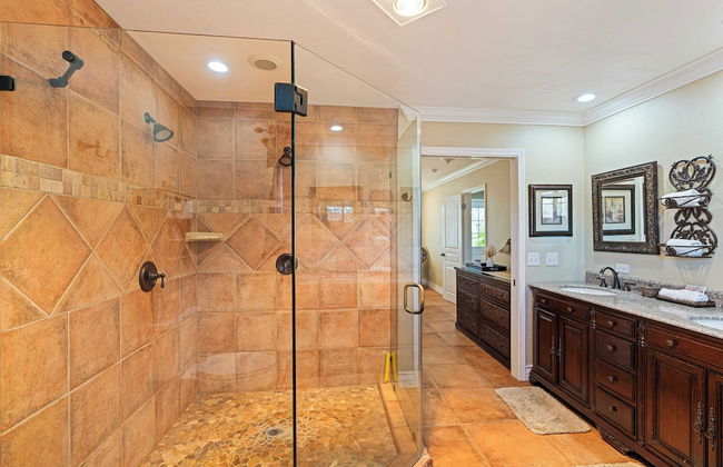 Victorian Manor In Paso Robles Wine Country + Pool, Hot Tub, Firepit, Tennis Court Sleeps 28 - Foto 49