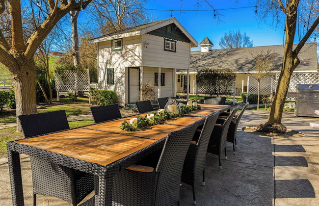 Victorian Manor In Paso Robles Wine Country + Pool, Hot Tub, Firepit, Tennis Court Sleeps 28 - Foto 27