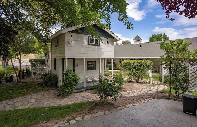 Victorian Manor In Paso Robles Wine Country + Pool, Hot Tub, Firepit, Tennis Court Sleeps 28 - Foto 28