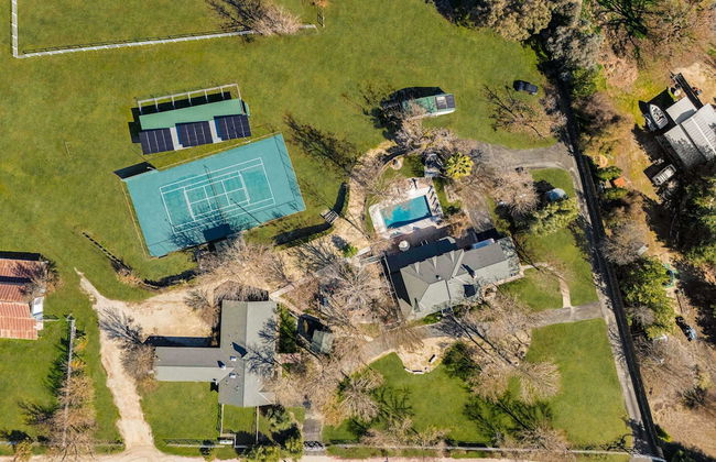 Victorian Manor In Paso Robles Wine Country + Pool, Hot Tub, Firepit, Tennis Court Sleeps 28 - Foto 1