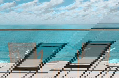 Foto 14 - Luxurious Oceanfront Villa Infinity Pool Plunge