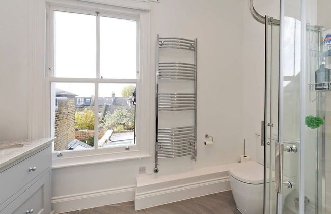 Spacious 4 Bed House, Battersea - Foto 25