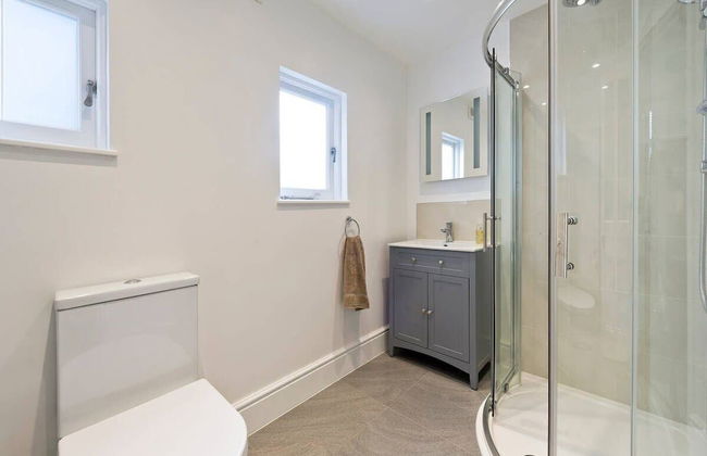 Spacious 4 Bed House, Battersea - Foto 27