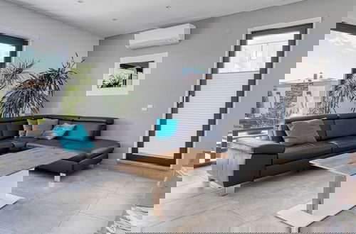 Foto 9 - Manatee Modern Luxurious Villa
