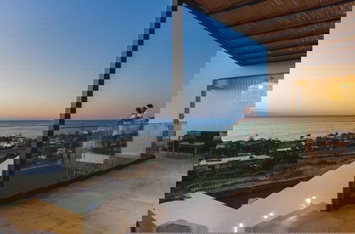 Foto 10 - Villa Celestia - Private Infinity Pool Sea View