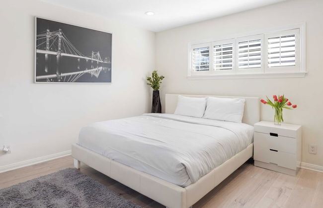 Luxury Oasis w/ Pool + Hot Tub, Fire Pit, Pool Table Flight Ave by Avantstay - Foto 15