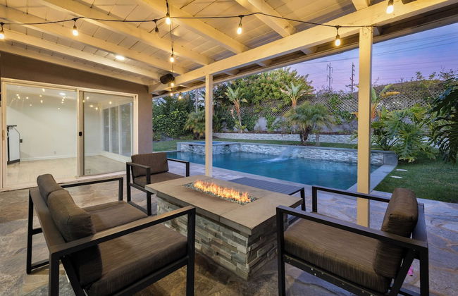 Luxury Oasis w/ Pool + Hot Tub, Fire Pit, Pool Table Flight Ave by Avantstay - Foto 47