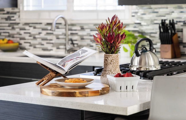 Luxury Oasis w/ Pool + Hot Tub, Fire Pit, Pool Table Flight Ave by Avantstay - Foto 41