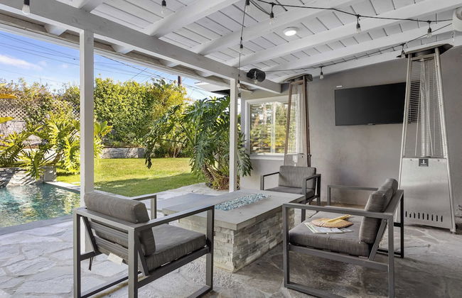 Luxury Oasis w/ Pool + Hot Tub, Fire Pit, Pool Table Flight Ave by Avantstay - Foto 38