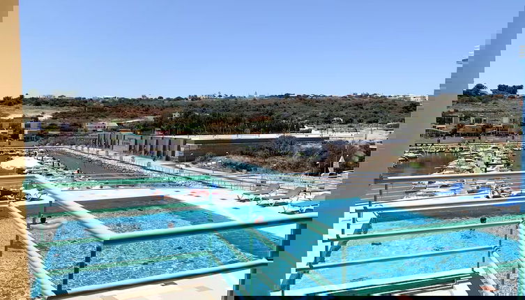 Foto 1 - Marina View 1 Bedroom Apartment w Swimming Pool