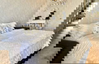Photo 2 - Marbella Beachfront Studio
