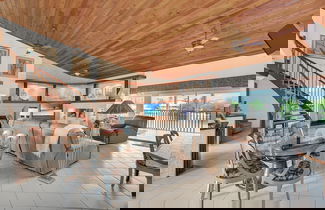 Foto 1 - 180 Degrees Of Ocean Views, Sitting On A Large Lagoon That Opens To Florida Bay 5 Bedroom Condo by RedAwning