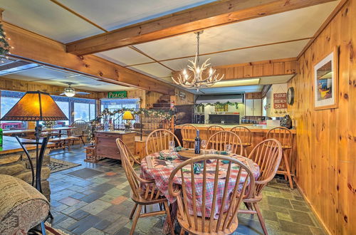 Foto 6 - Bolton Alderbrook Lodge w/ Private 10-acre Lake