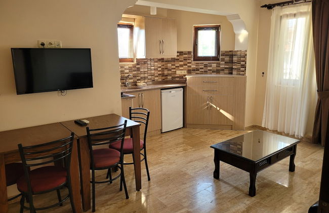 Oasis Apart Hotel - Photo 12
