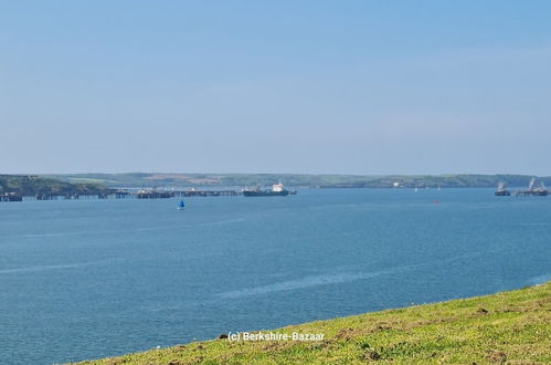 Foto 21 - Luxury Sea View Modernised Pembrokeshire Cottage