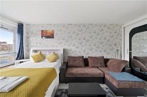 Photo 3 - Impeccable 1-bed Apartment in London