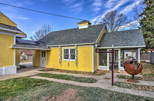 Foto 7 - Cozy Appleton Getaway w/ Screened-in Porch + Yard