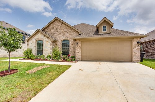 Foto 2 - Spacious Forney Home Rental w/ Game Room