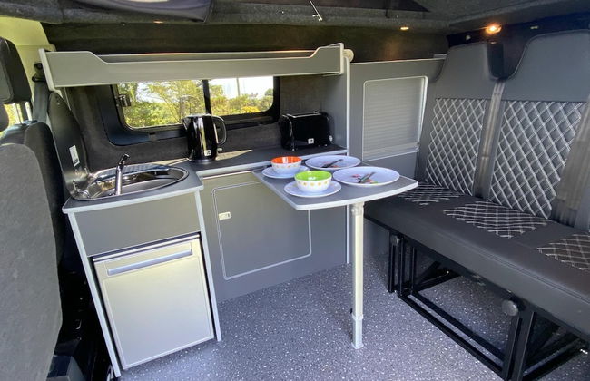 Inviting 2 bed Camper in Holyhead - Foto 16