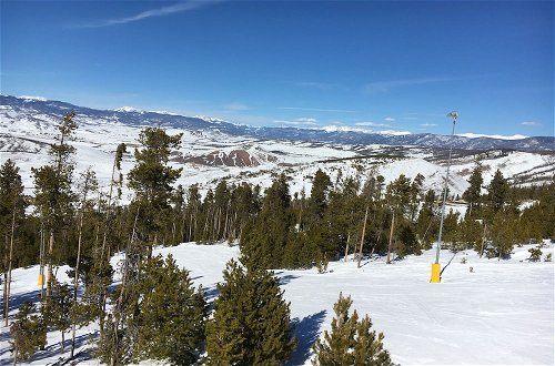Foto 29 - Ski-in/ski-out Condo w/ Mtn Views, All-season Fun