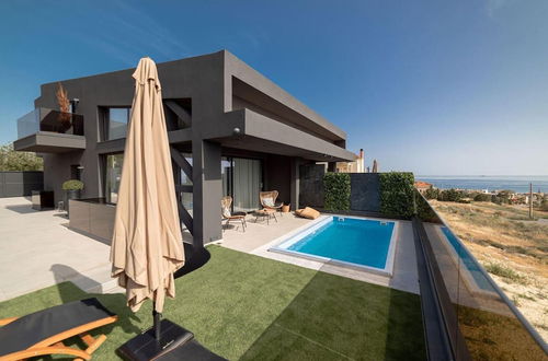 Photo 1 - Inviting 4-bed Villa Lia in Vathianos Kampos