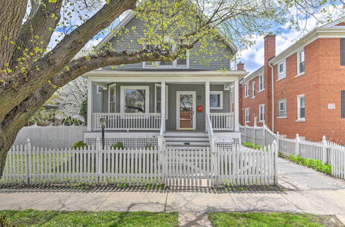 Photo 1 - Charming Oak Park Home w/ Private Fire Pit