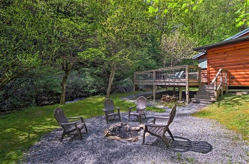 Foto 4 - Bryson City Cabin w/ Fire Pit on Coopers Creek
